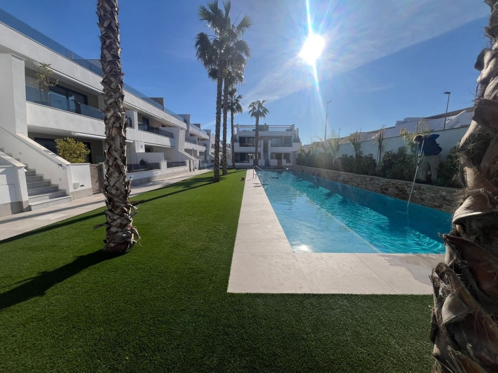 Stunning End Penthouse for Sale in San Pedro del Pinatar Tento výnimočný roh/koncový penthouse ponúka absolútny mediterá