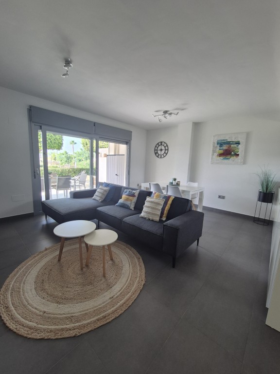 Moderný bungalow v Vistabella Golf Entre Naranjos – Inland