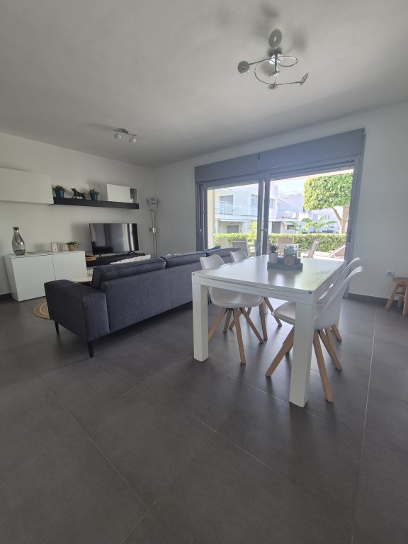 Moderný bungalow v Vistabella Golf Entre Naranjos – Inland