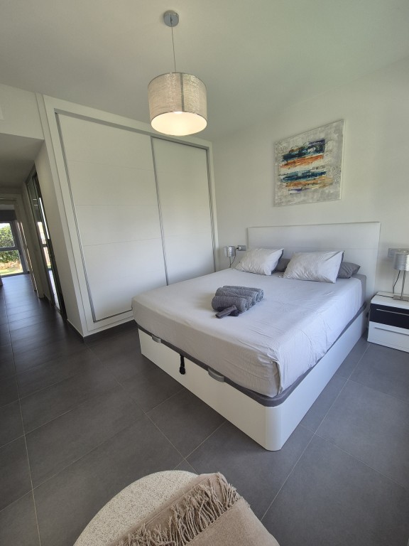 Moderný bungalow v Vistabella Golf Entre Naranjos – Inland