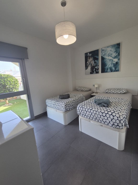 Moderný bungalow v Vistabella Golf Entre Naranjos – Inland