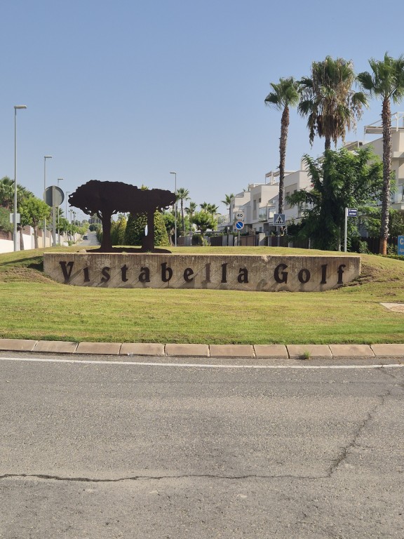 Moderný bungalow v Vistabella Golf Entre Naranjos – Inland