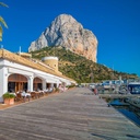 Tento príjemný útulný domov sa nachádza iba 500 metrov od krásnych pláží Calpe a menej než 3 km od pulzujúceho centra me