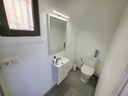 So s radosťou vám ponúkame tento krásne prezentovaný samostatne stojaci rodinný dom s 2 spálňami a 2 kúpeľňami v žiadano
