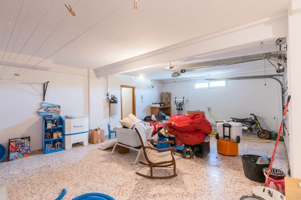 Objavte túto úžasnú vilu v Altorreal Golf Resort – tam, kde sa každý priestor, pohodlie a lokalita spoja a vytvoria doko