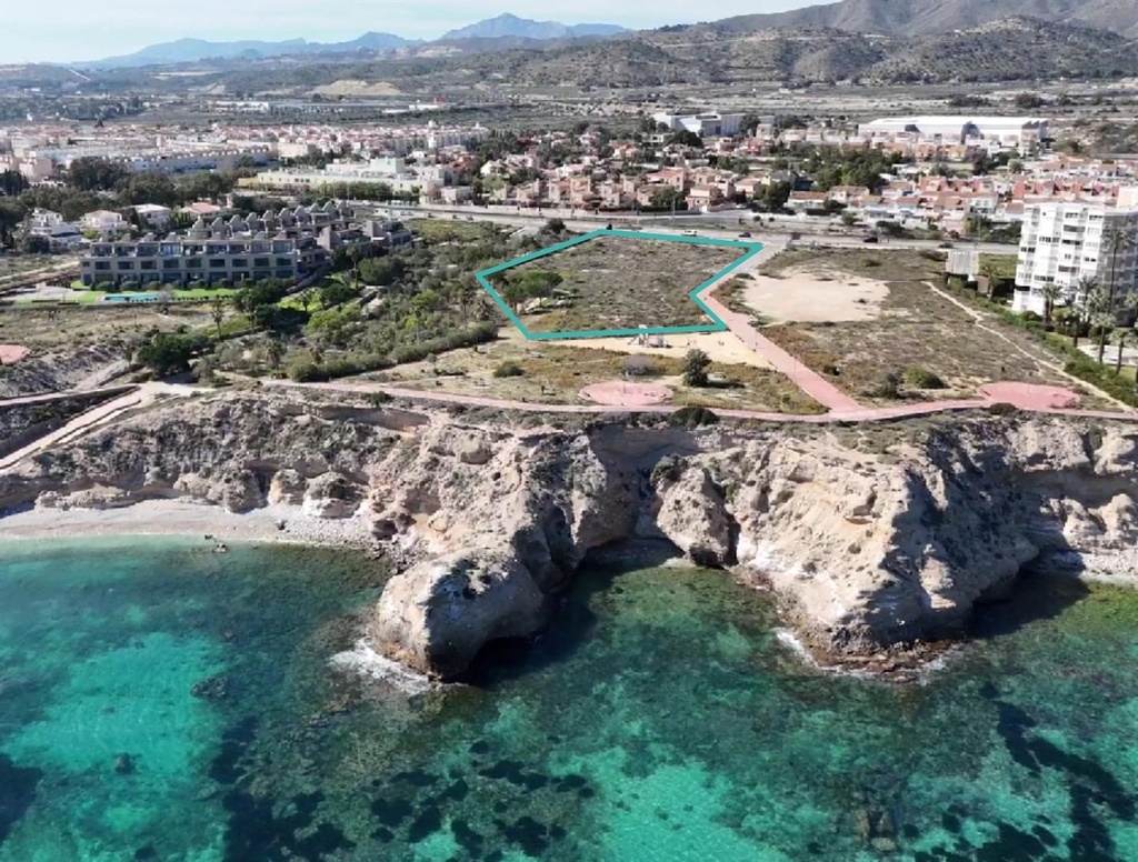 Exkluzívne prímorské domy na prvom fronte v El Campello, Costa Blanca