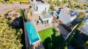 Vila Benamor 3 predstavuje moderný a nadčasový spôsob života v rámci oceneného Las Colinas Golf & Country Club. Dokončen