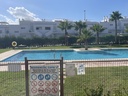 Objavte tento ohromný, prakticky nový prízemný byt postavený v roku 2020, situovaný v Capri 5 na mieste Vistabella Golf.