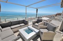 Objavte tento ohromujúci penthouse v exkluzívnej oblasti Guardamar Playa, len 20 metrov od mora. So súpisnou podlahovou