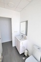 Objavte tento ohromujúci penthouse v exkluzívnej oblasti Guardamar Playa, len 20 metrov od mora. So súpisnou podlahovou