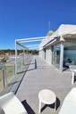 Objavte tento ohromujúci penthouse v exkluzívnej oblasti Guardamar Playa, len 20 metrov od mora. So súpisnou podlahovou