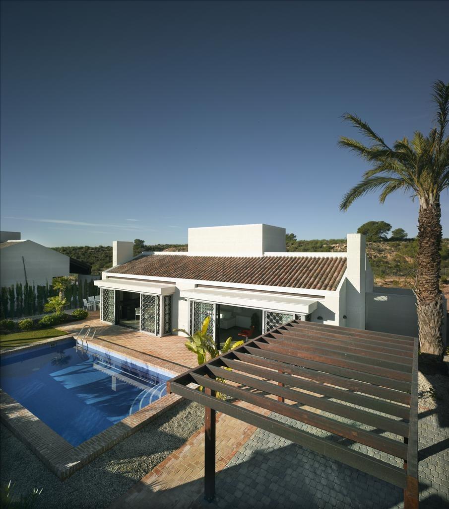 [redsp:2410-115-10-115] SUCINA – Modern 4-bedroom villa from 625 000 € | Pool, Terrace, Parking