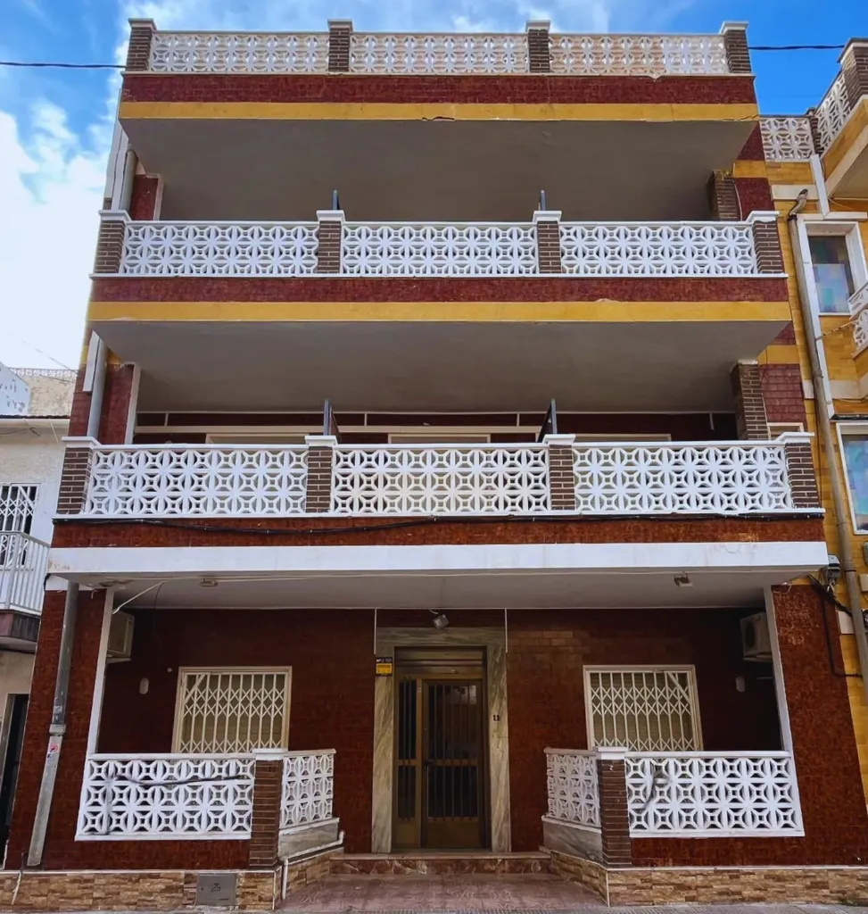 LO PAGÁN - Investment opportunity: 444m² apartment building by the sea - ideal for tourist apartments