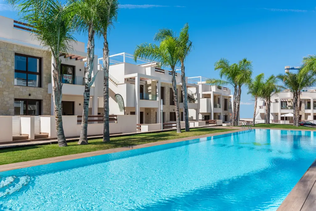 TORREVIEJA - KEY READY bungalovy – 2- 3 spálne v urbanizácií Los Balcones s panoramatickými výhľadmi na more a na ružovú lagúnu