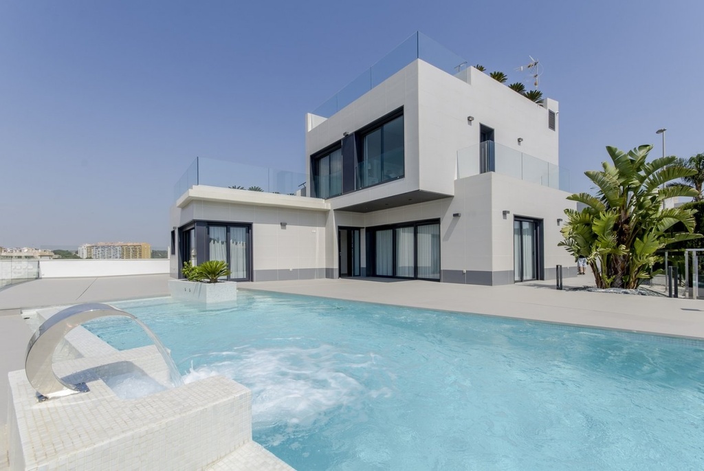 [redsp:142-115-10-115] ORIHUELA COSTA – Luxusná 3-spálňová vila pri mori od 1 195 000 € | 250 m od pláže, Bazén, Terasa