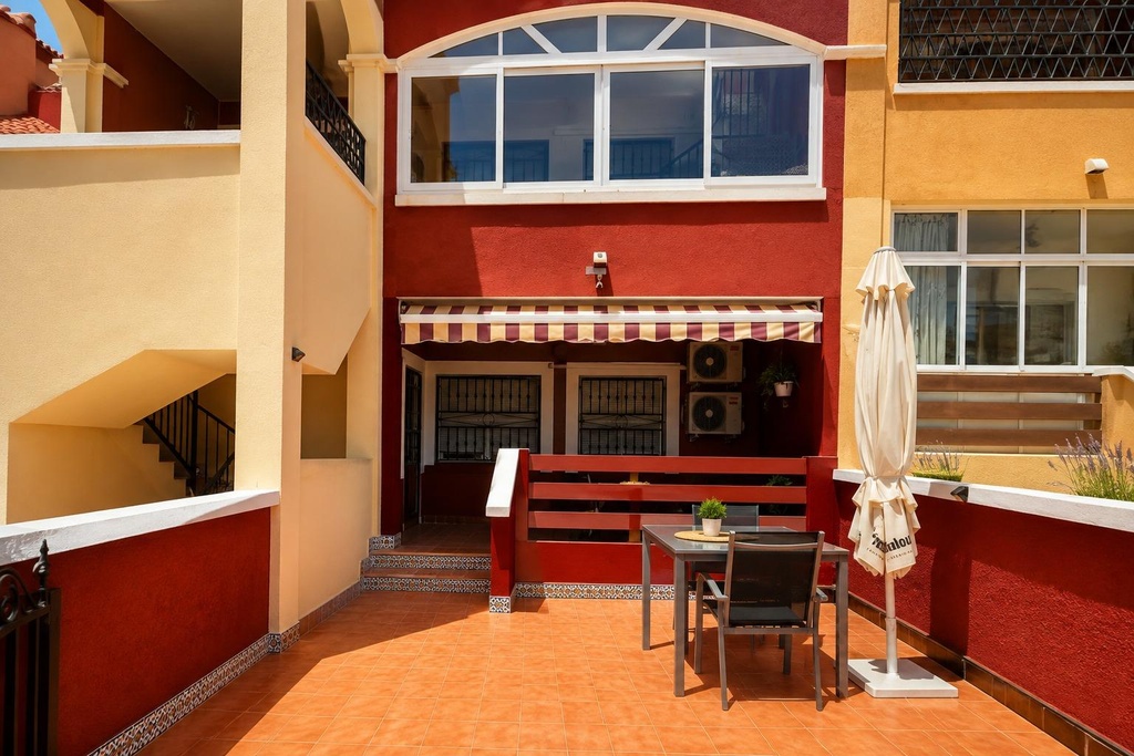 [second:382-401-11-798] ORIHUELA COSTA – 2-spálňový bungalow od 173 000 € | Bazén, Terasa, Záhrada