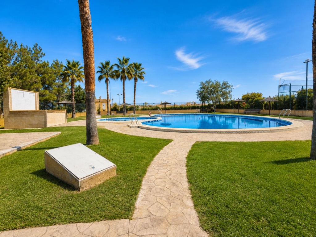 [second:430-457-11-924] ORIHUELA COSTA – 6-spálňový mestský dom od 280 000 € | Bazén, Los Altos, Costa Blanca