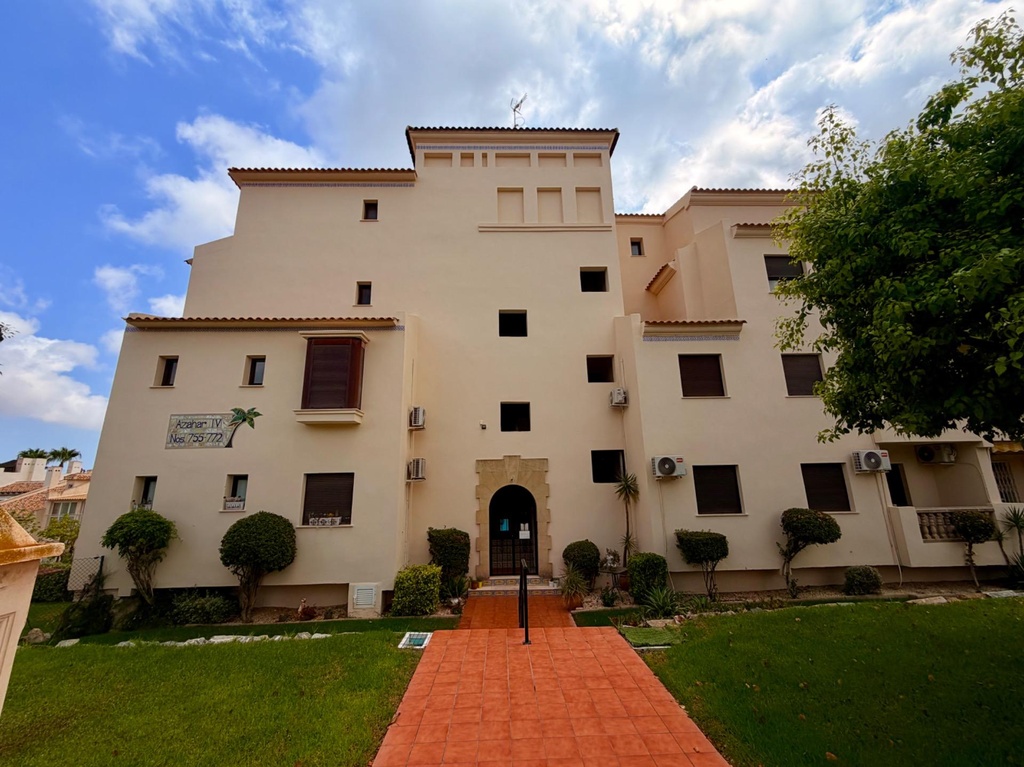 [second:77-502-11-1043] ORIHUELA COSTA – 3-spálňový apartmán od 260 000 € | Bazén, Terasa, Parkovanie