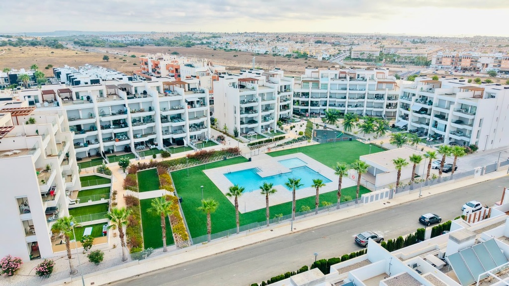 [second:211-240-11-591] ORIHUELA COSTA – 2-spálňový apartmán od 279 900 € | Bazén, Terasa, Parkovanie