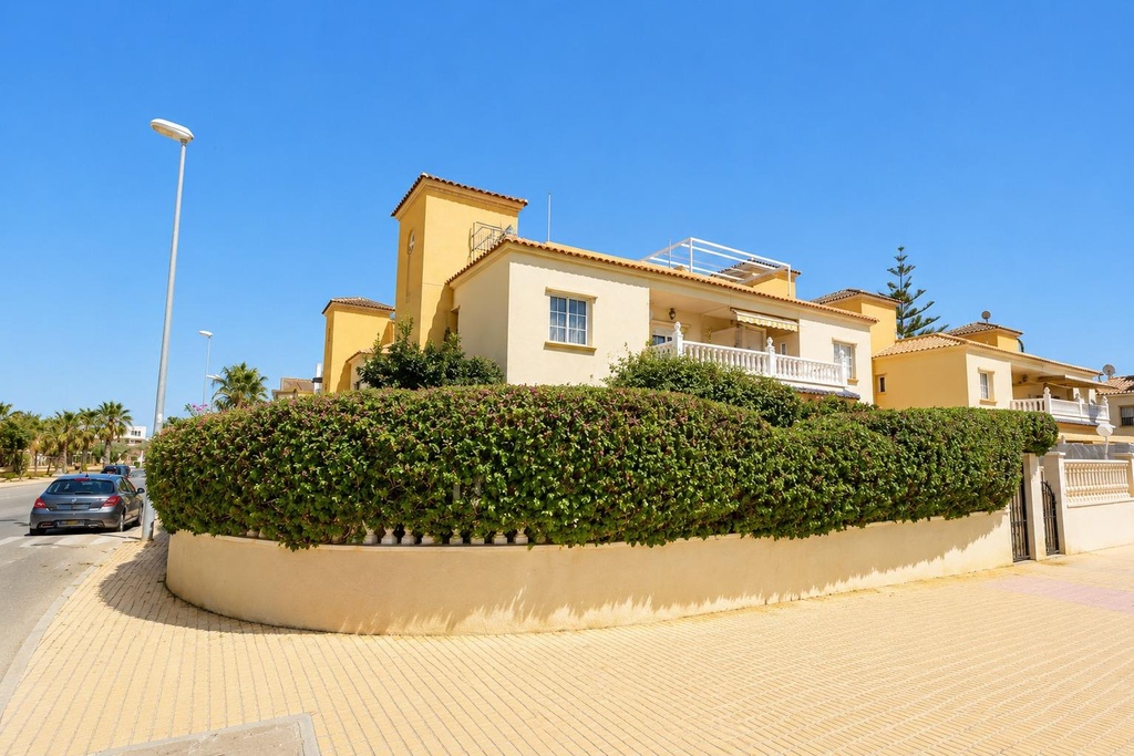 [second:384-401-11-798] ORIHUELA COSTA – 2-spálňový apartmán od 225 000 € | Bazén, Terasa, Parkovanie