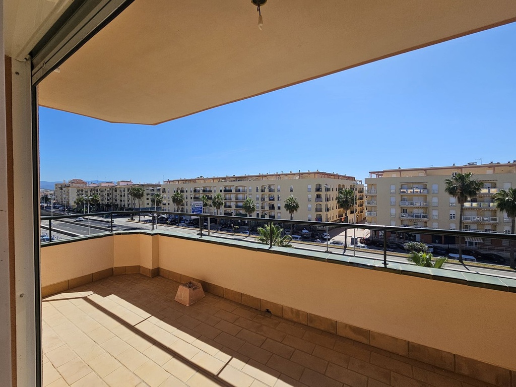 [second:165-357-11-729] SAN LUIS DE SABINILLAS – 2-spálňový apartmán od 245 900 € | Bazén, Terasa, Parkovanie