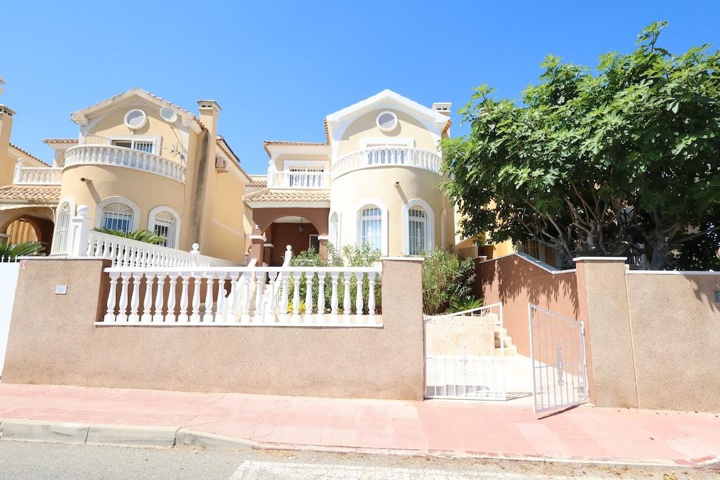 ORIHUELA COSTA – 3-spálňová vila od 250 000 € | Bazén, Terasa, Costa Blanca