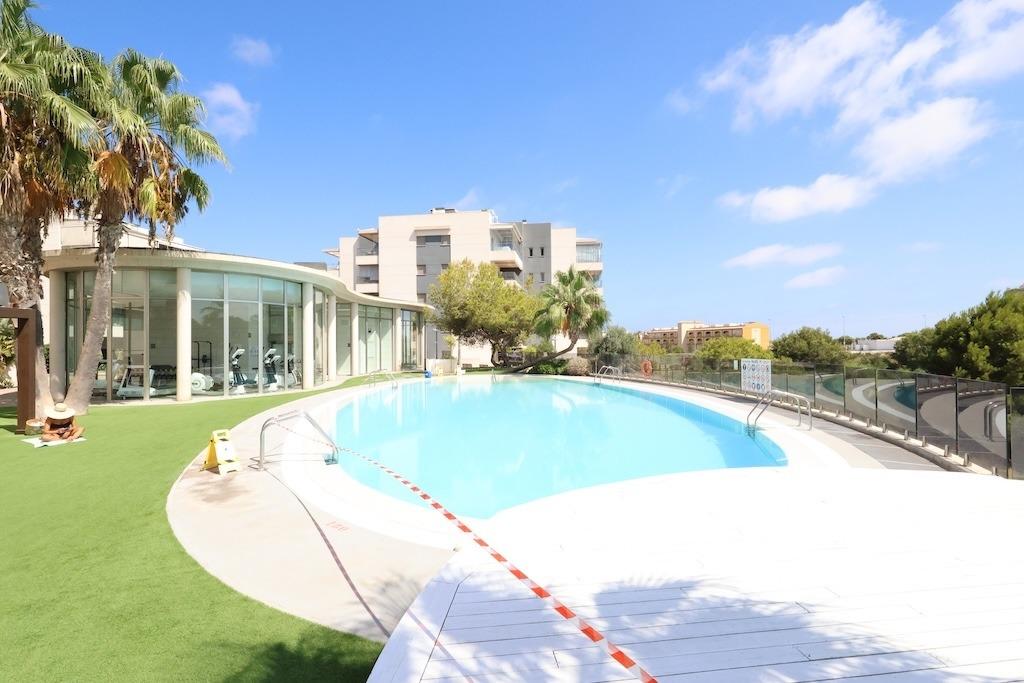 [second:380-401-11-798] ORIHUELA COSTA – 2-spálňový apartmán od 289 000 € | Bazén, Terasa, Parkovanie