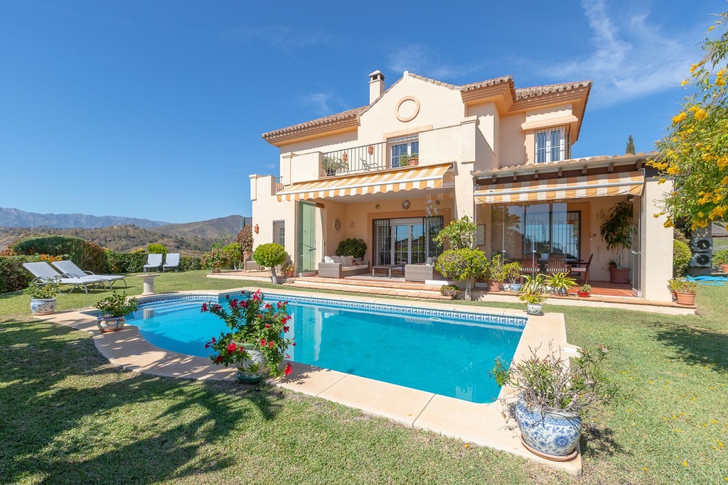 [second:373-442-11-891] ELVIRIA – Luxury 5-bedroom villa from 1 950 000 € | Pool, Terrace, Parking