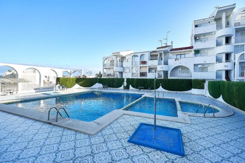 LA MATA – Garsónka 29 m² – 700 m od pláže – Komunitný bazén – Ideálna investícia
