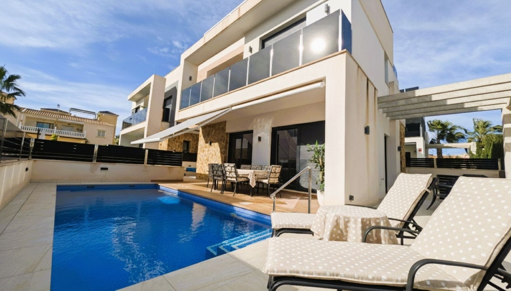 CABO ROIG – 4-spálňová vila od 499 950 € | Bazén, Terasa, Záhrada