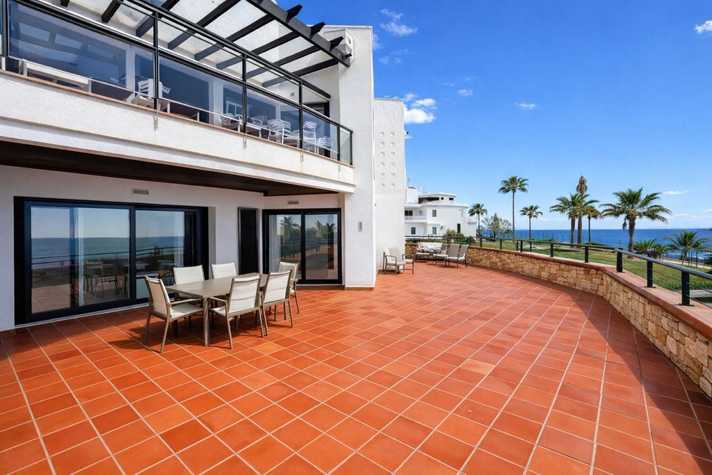 [second:517-372-11-745] CASARES PLAYA – Luxusný 2-spálňový apartmán od 920 000 € | Bazén, Terasa, Parkovanie