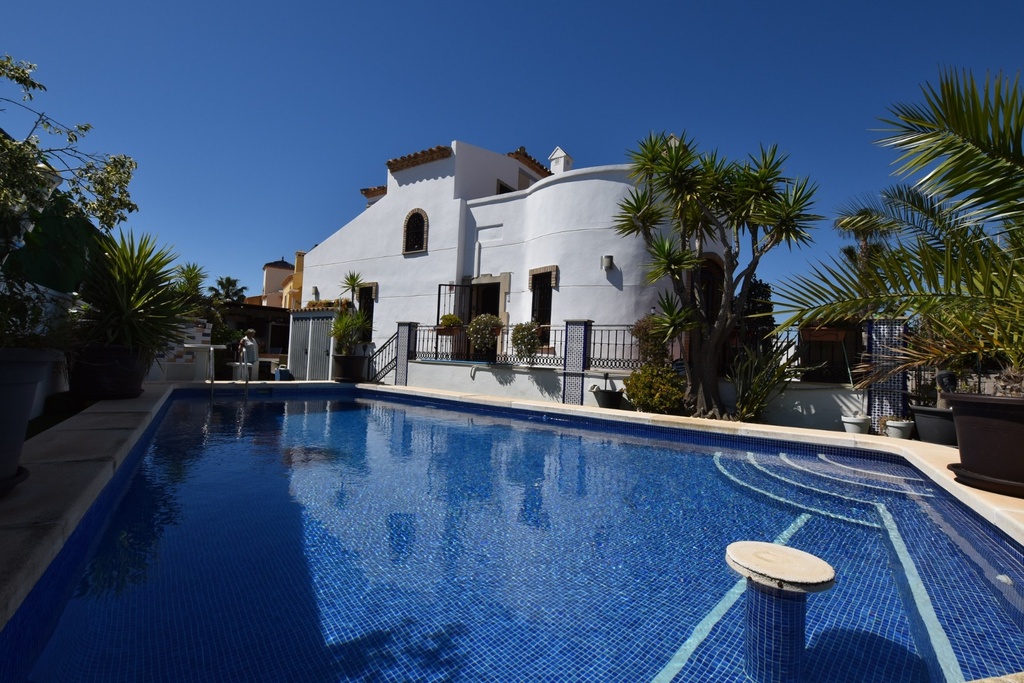 [second:132-253-11-608] ALGORFA – 3-bedroom villa from 389 950 € | Pool, Terrace, Parking