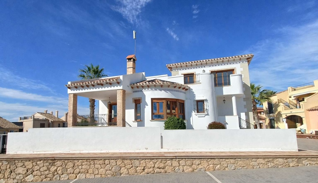[second:39-512-11-988] ALGORFA – 3-bedroom villa from 375 000 € | Pool, Terrace, Parking