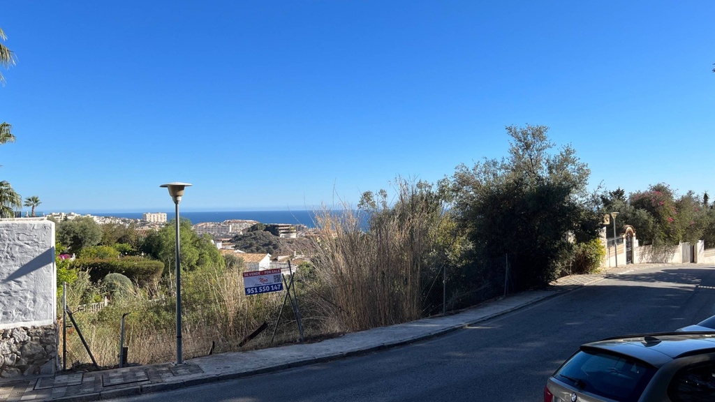 [second:2-260-11-619] BENALMADENA – Modern Land by the sea from 420 000 € | 1.4 km from the beach, Terrace, Golf