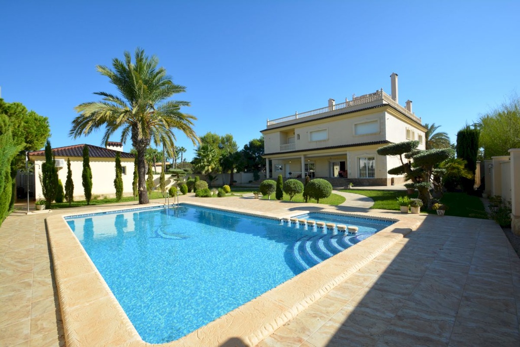 ORIHUELA COSTA – Luxusná 9-spálňová vila od 1 750 000 € | Bazén, Terasa, Parkovanie