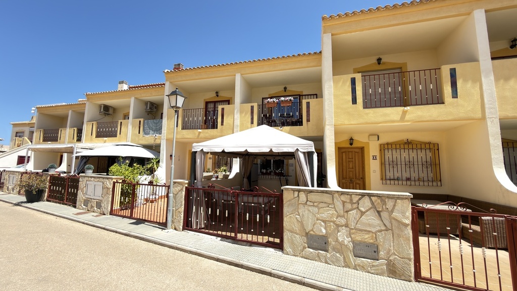 [second:645-435-11-854] LA ZENIA – Moderný 3-spálňový mestský dom od 220 950 € | Výhľad na more, Bazén, Parkovanie
