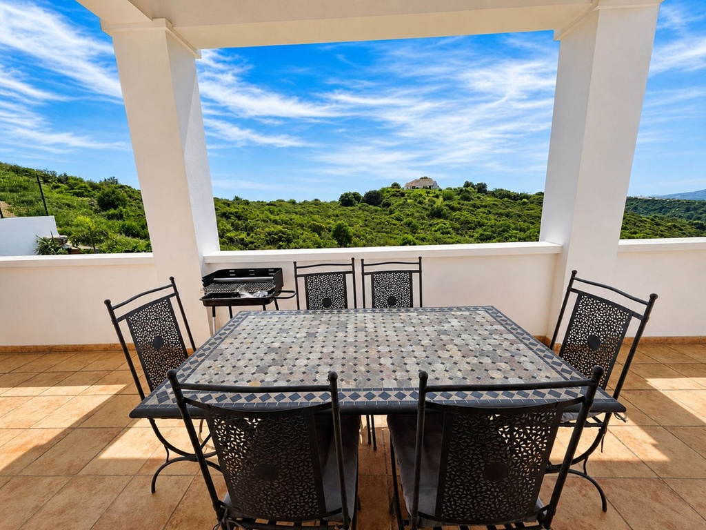 [second:555-372-11-745] CASARES PLAYA – 3-spálňový mestský dom od 450 000 € | Bazén, Terasa, Parkovanie