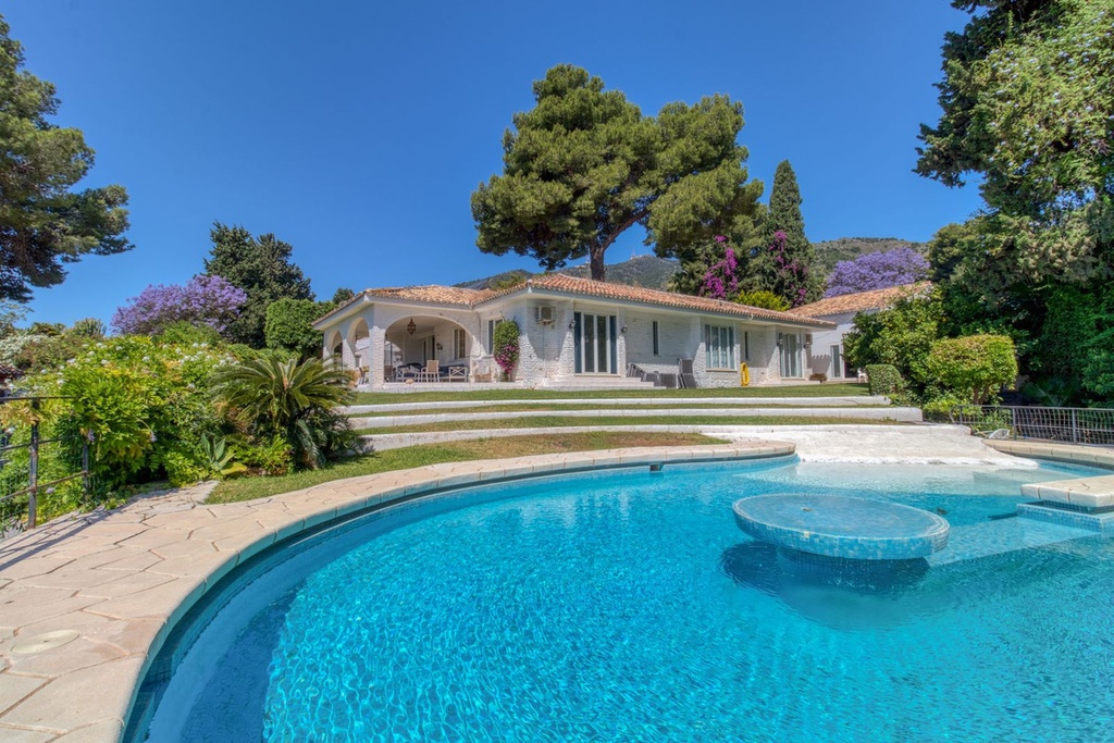 [second:190-474-11-956] BENALMADENA – Luxury 6-bedroom villa from 2 350 000 € | Pool, Terrace, Garden