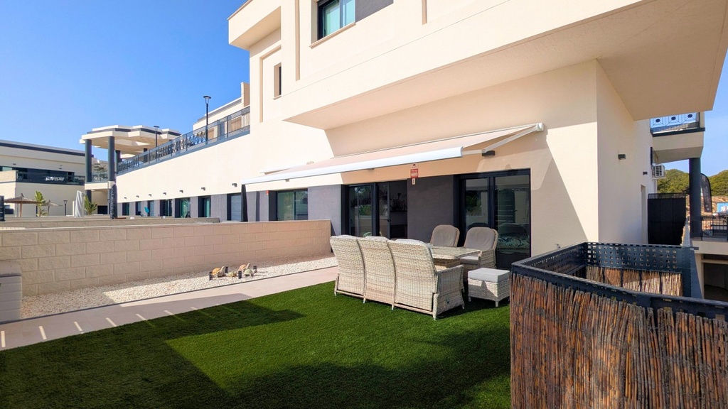 [second:80-408-11-808] LO CRISPIN – 2-bedroom apartment from 225 000 € | Pool, Parking, Garden