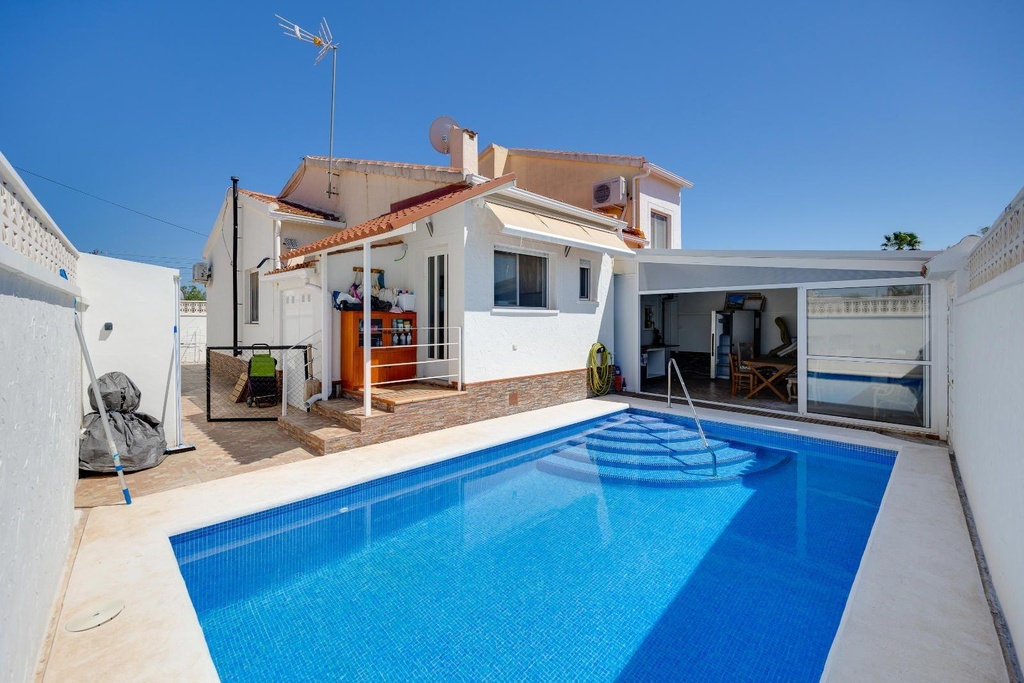 SAN FULGENCIO – 3-spálňová vila od 279 969 € | Bazén, La Marina, Costa Blanca