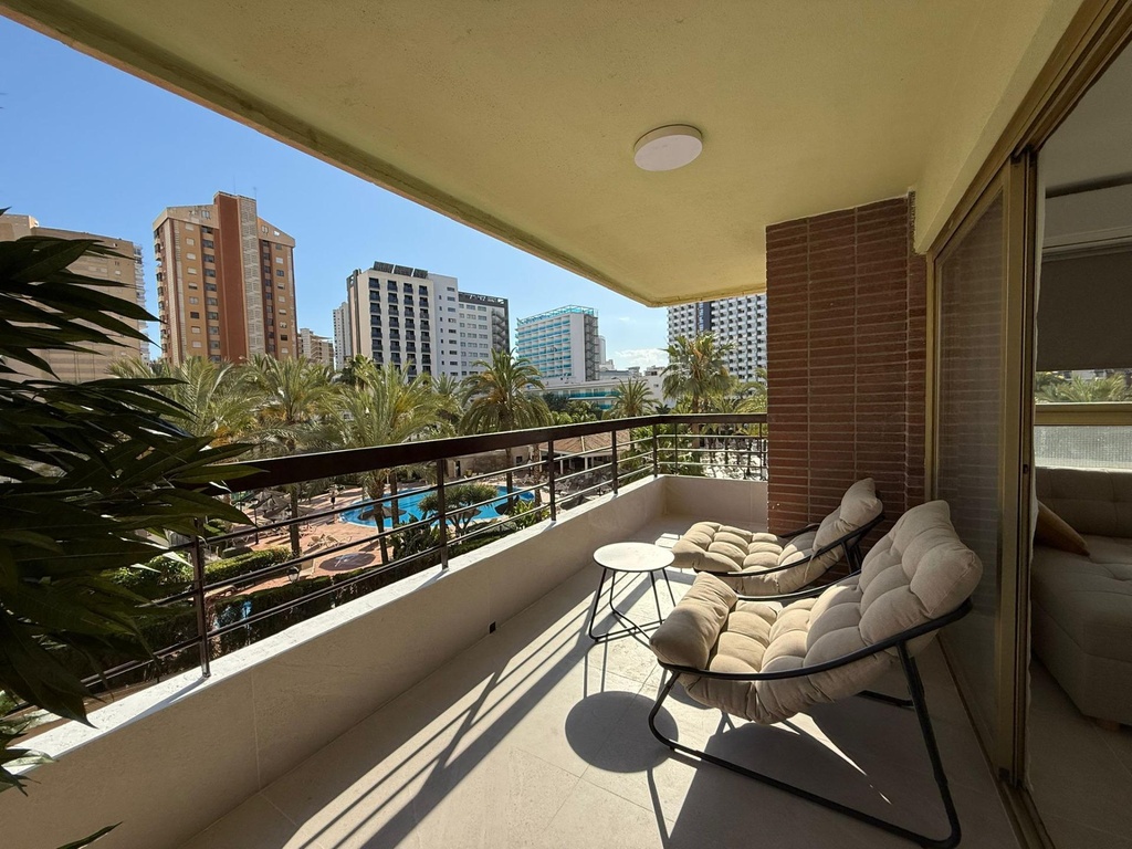 [second:38-251-11-606] BENIDORM – Nowoczesny apartament z 1 sypialnią przy morzu od 255 000 € | 300 m od plaży, Basen, Taras