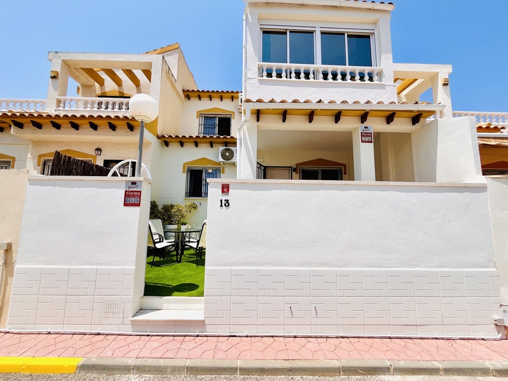 [second:416-435-11-854] LOS ALTOS – 3-spálňový mestský dom od 277 900 € | Bazén, Parkovanie, Golf