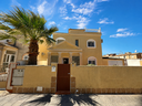TORREVIEJA – 3-spálňová vila od 399 000 € | Bazén, Terasa, Parkovanie