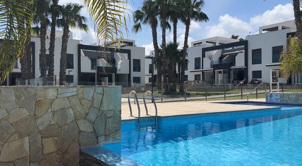 [second:196-456-11-919] LA ZENIA – 2-spálňový bungalow od 339 000 € | Bazén, Terasa, Parkovanie