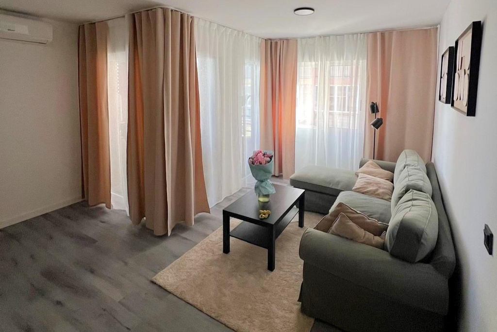 TORREVIEJA – Moderný 2-spálňový apartmán pri mori od 189 000 € | 300 m od pláže, Terasa