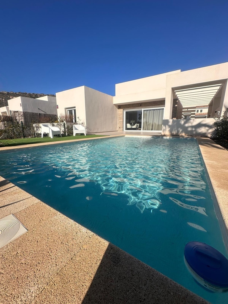 [second:94-519-11-1121] ALGORFA – Luxury 4-bedroom villa from 770 000 € | Parking, Costa Blanca