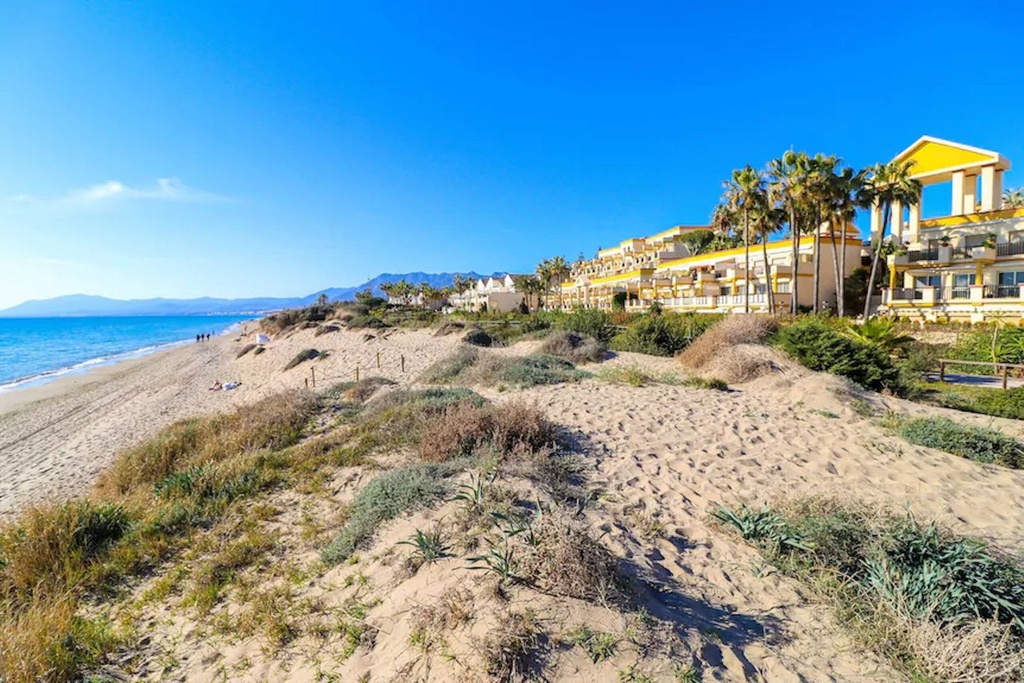 [second:330-442-11-891] ELVIRIA – 1-bedroom apartment from 360 000 € | Terrace, Parking, Costa del Sol