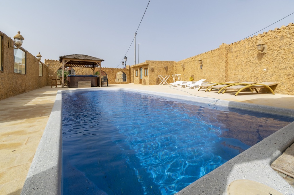 [second:21-317-11-616] EL BEAL – Luxury 4-bedroom villa from 1 299 000 € | Sea view, Pool, Terrace
