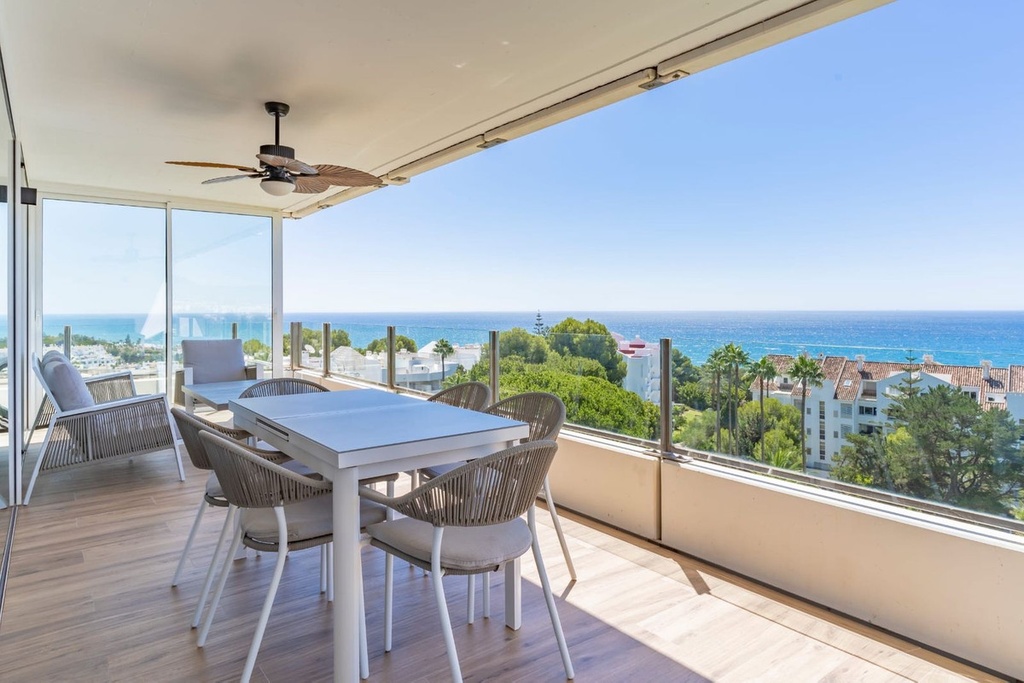RIO REAL GOLF – Luxury 3-bedroom apartment from 949 000 € | Terrace, Parking, Golf