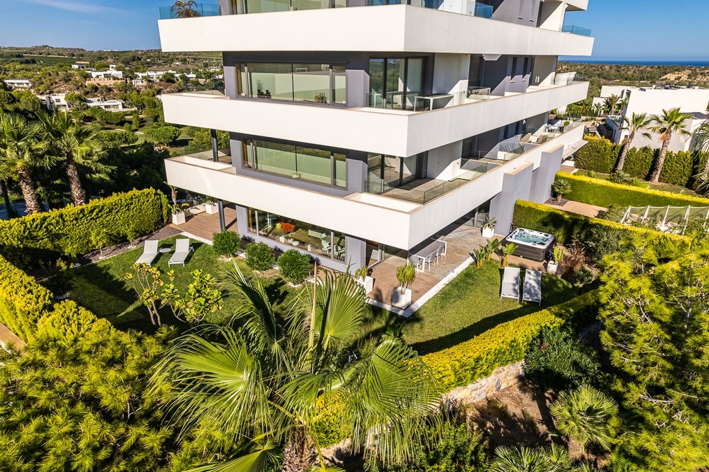 [second:170-385-11-760] LAS COLINAS GOLF – Luxusný 3-spálňový apartmán od 895 000 € | Bazén, Golf, Costa Blanca